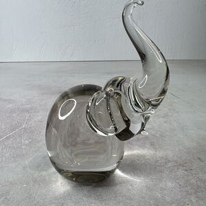 Vintage Clear Hand Blown Art Glass Elephant Figurine Paperweight 5in tall‎